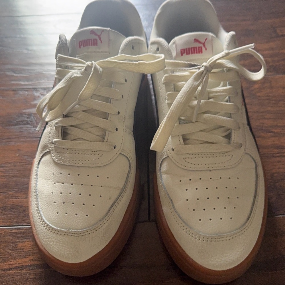 Puma Off-White Sneakers with Brown Sole